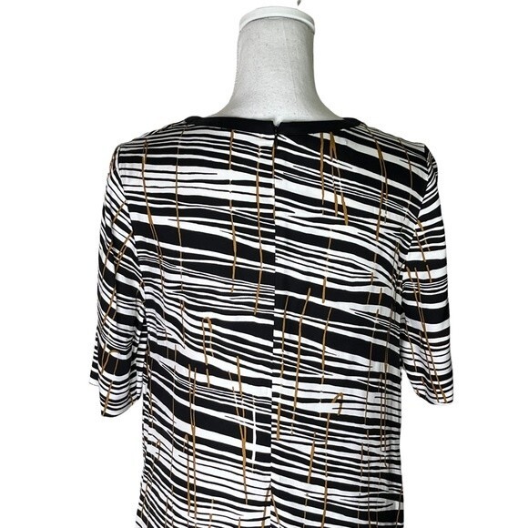 Welcome to my closet! - Picture 9 of 13